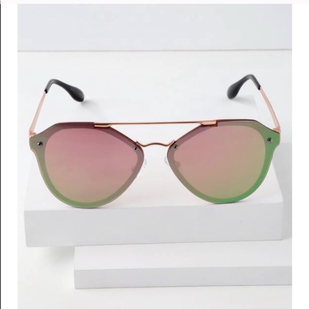 Mirrored Aviator Sunglasses
